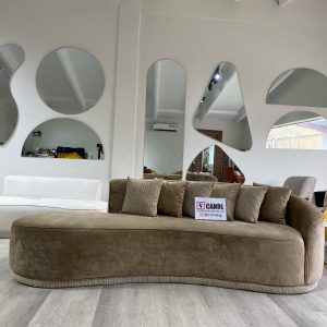 3-seater curved sofa made with super quality velvet fabric