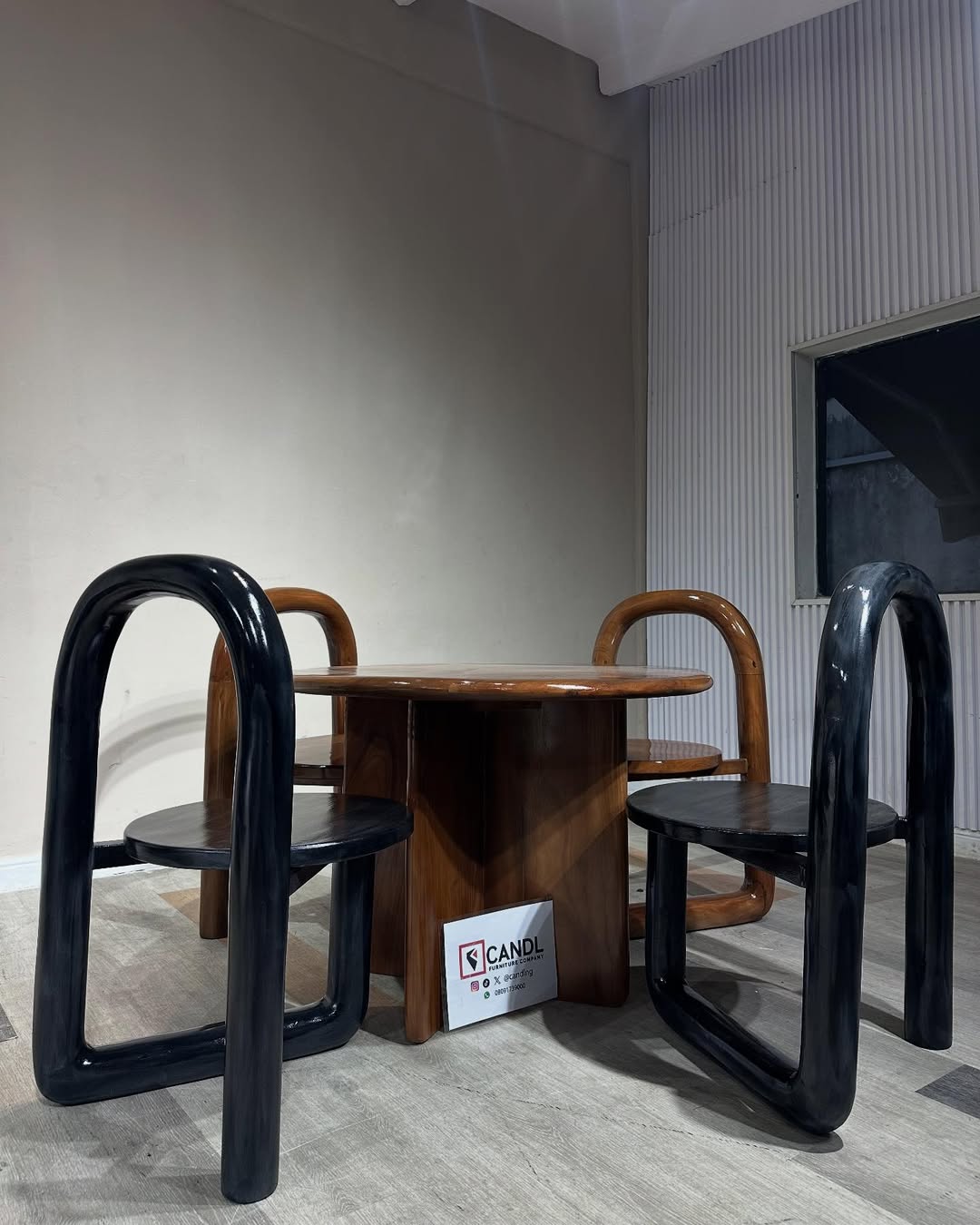 4-seater woodwork dining set