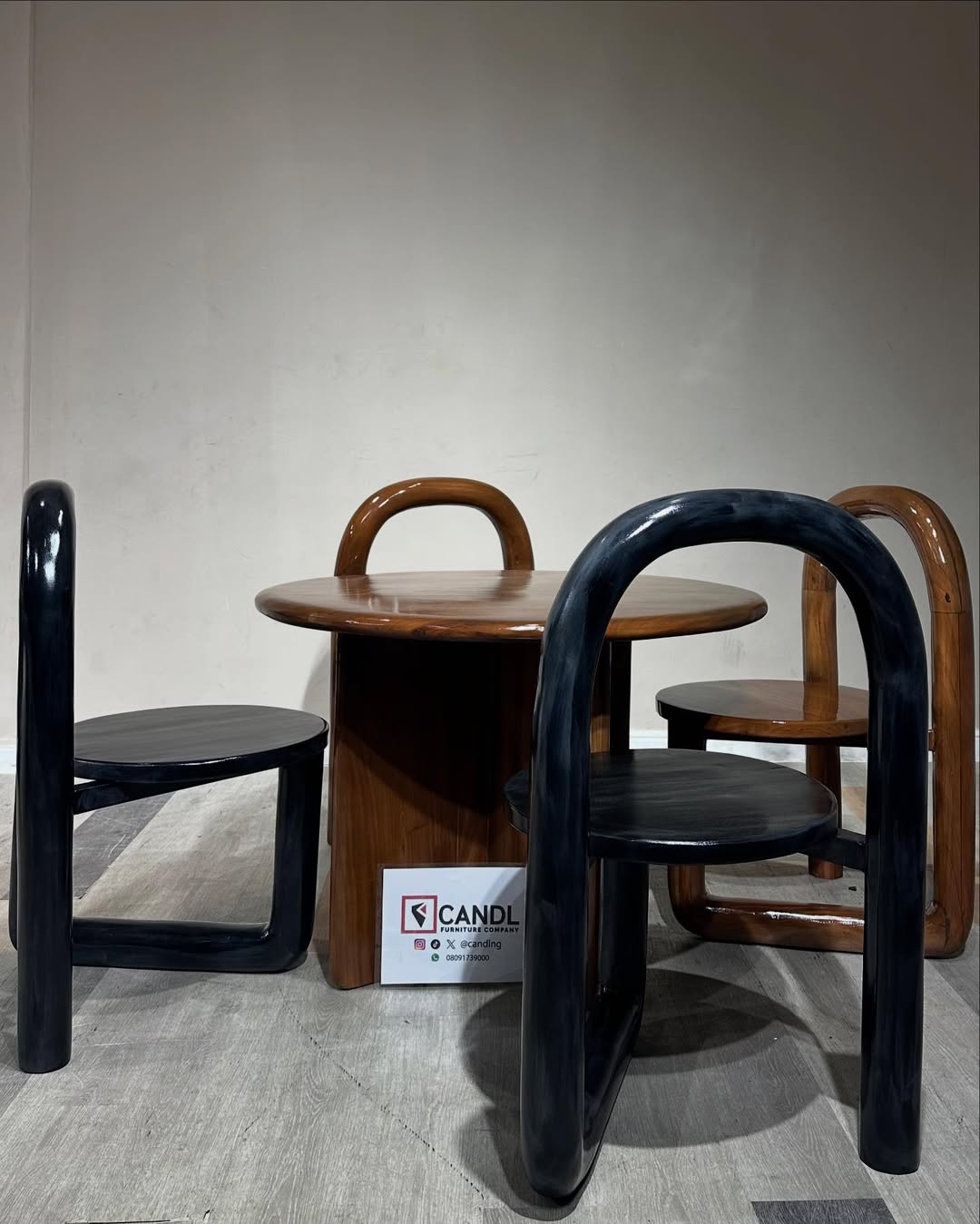 4-seater woodwork dining set